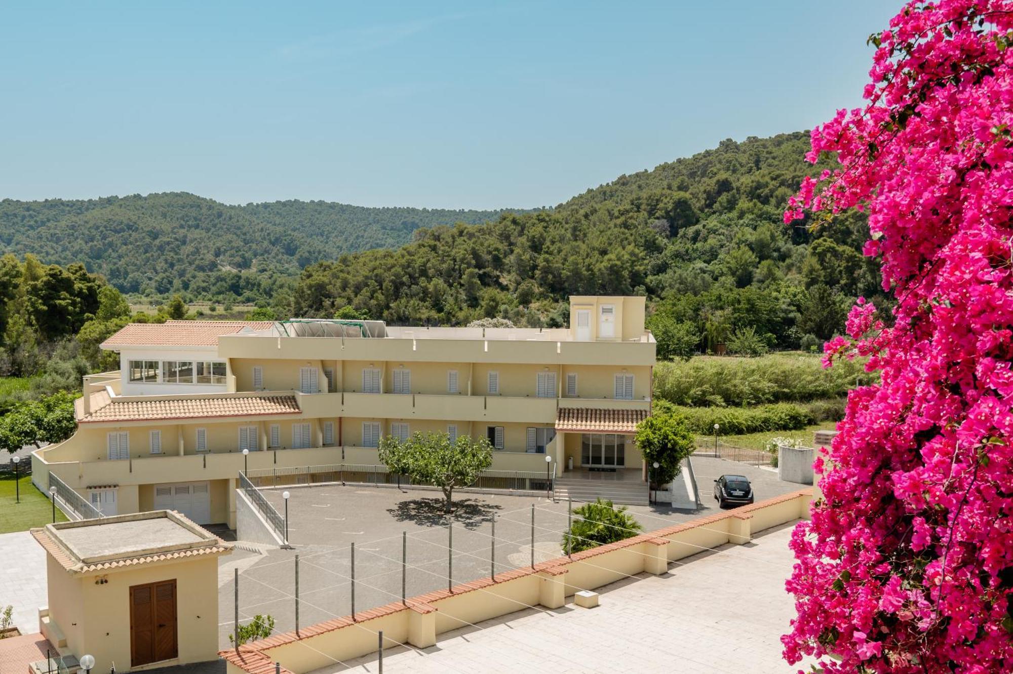 Hotel Sfinalicchio Vieste Esterno foto