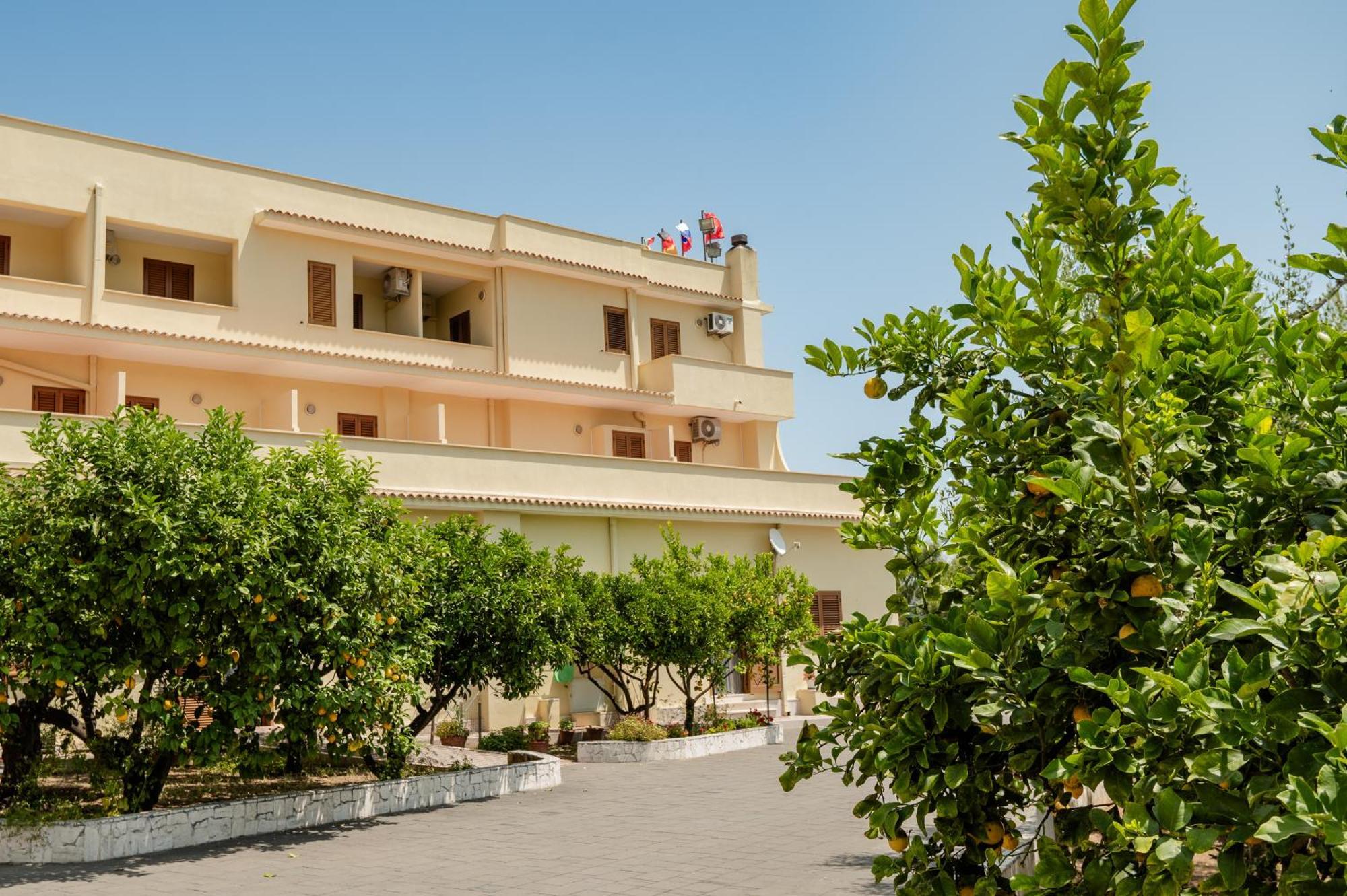 Hotel Sfinalicchio Vieste Esterno foto