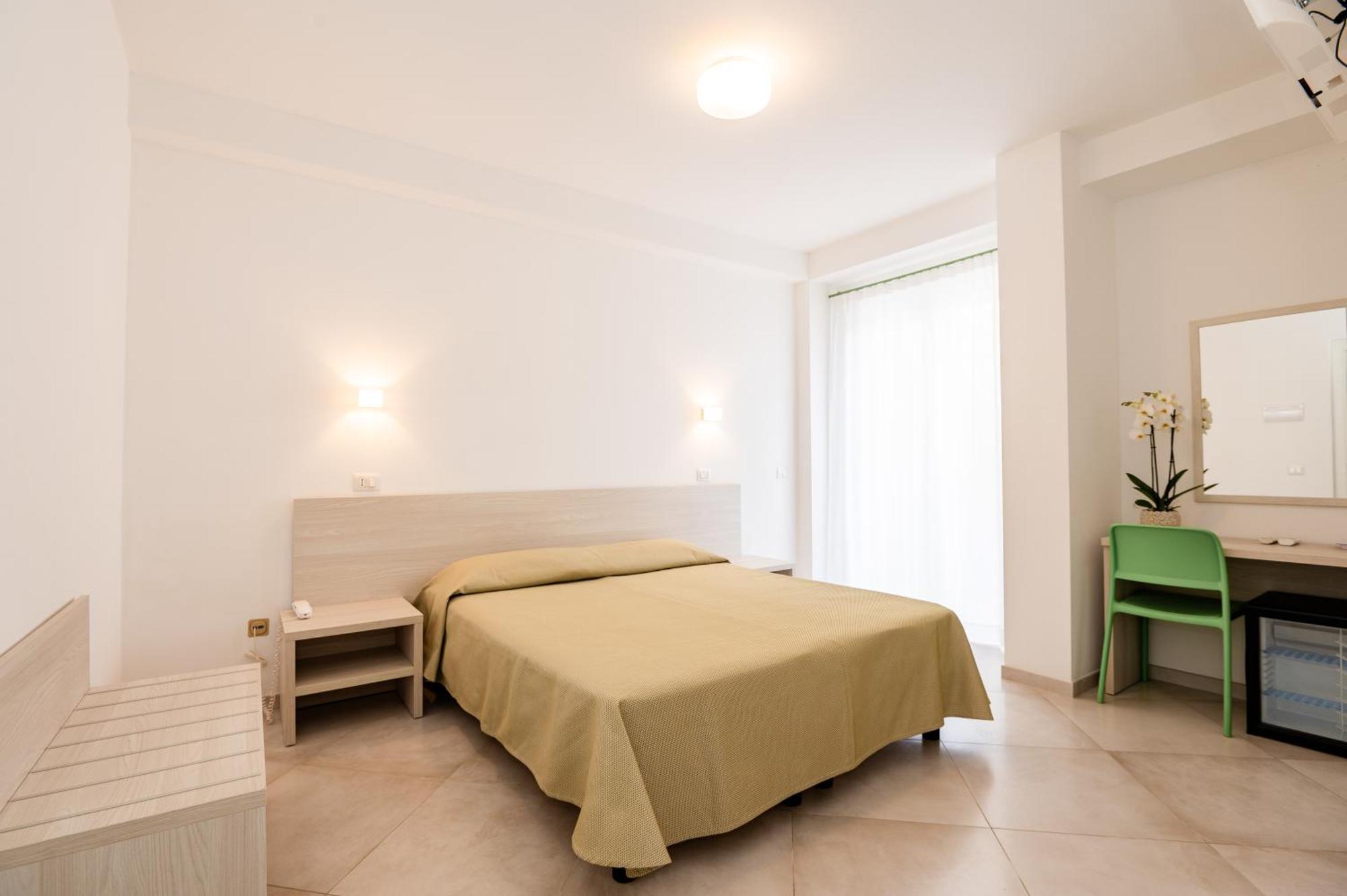 Hotel Sfinalicchio Vieste Esterno foto